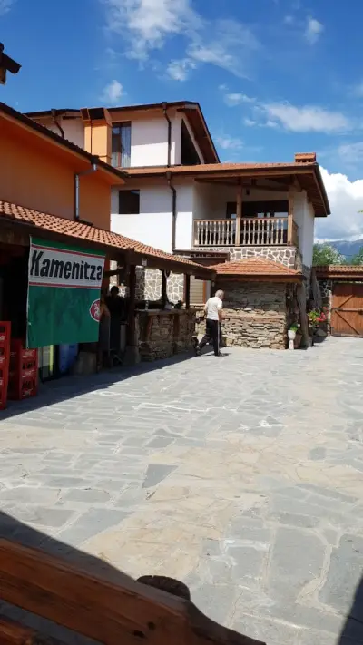 Ресторант край реката