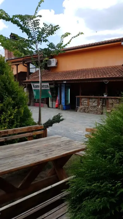 Ресторант край реката