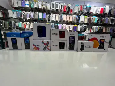 GSM телефони Smart World верига магазини
