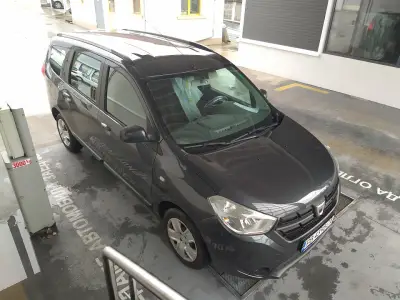 Renault Пловдив Карловско шосе Омникар Ауто