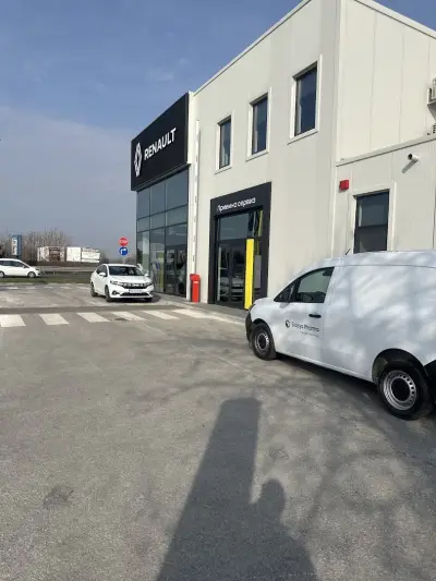 Renault Пловдив Карловско шосе Омникар Ауто