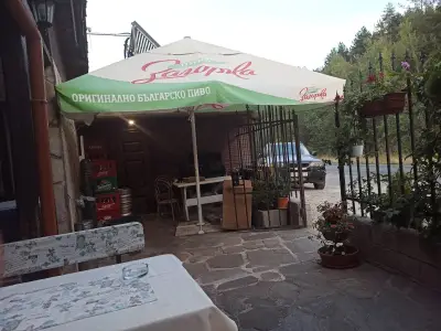 Семеен хотел и ресторант Панорама