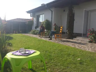 Вила Нимфеа Водна Лилия