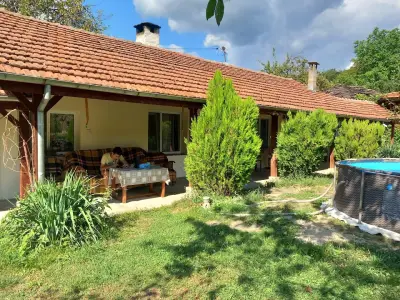 Roden Dom Guest House