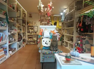 Магазинче Точка Ком
