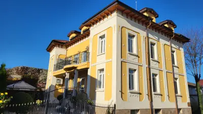Вила Париж