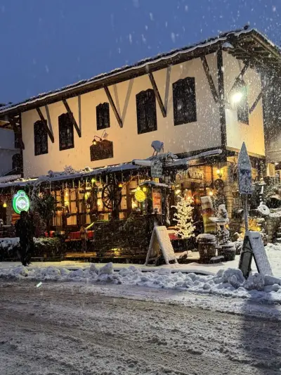 Souvenirs & cosmetics shop