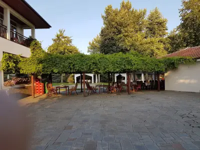 Yaev Family Hotel