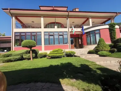 Хотел-ресторант Алмонд