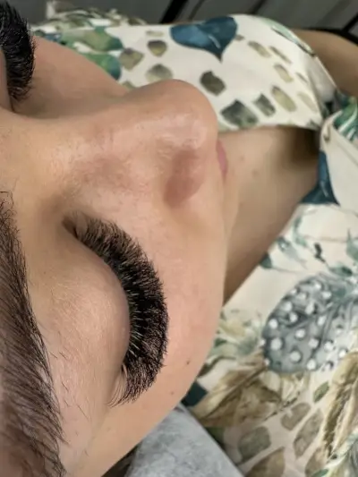 Ivon-make up & Phibrows