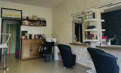 Студио за красота GOLDEN DOLLS