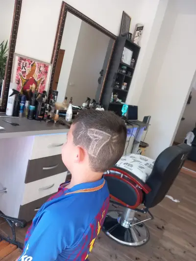 Hair Style Crown - Фризьорски салон