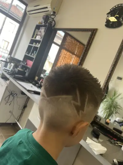 Hair Style Crown - Фризьорски салон