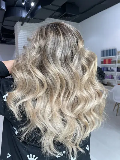 Salon Inspire - Mladost