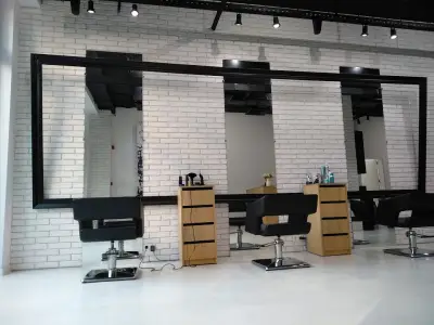 Salon Inspire - Mladost
