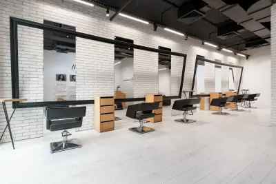 Salon Inspire - Mladost