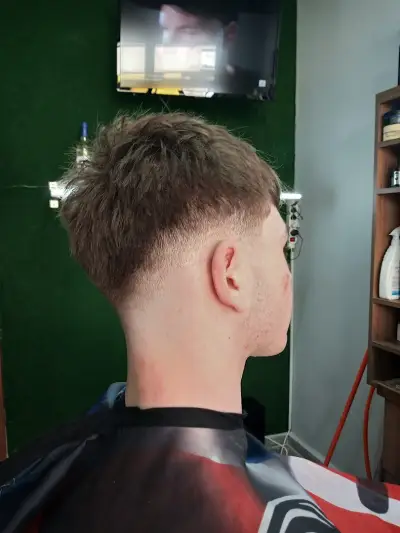 Moni Barbers - Мъжко подстригване | oформяне на брада | кола маска на нос и уши | кална маска за лице | оформяне на