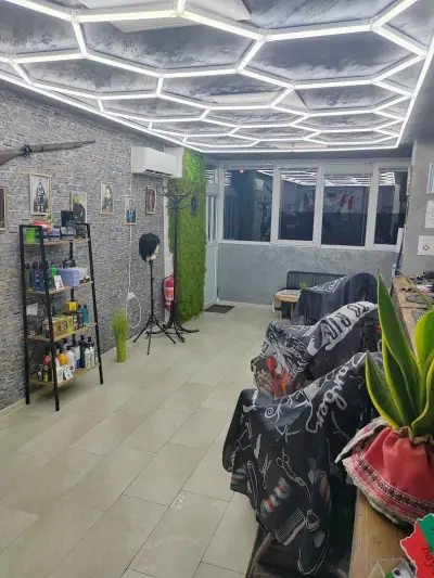 Бръснарница и академия 681 Barber shop & academy 681