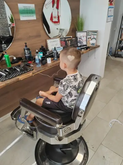 Бръснарница и академия 681 Barber shop & academy 681
