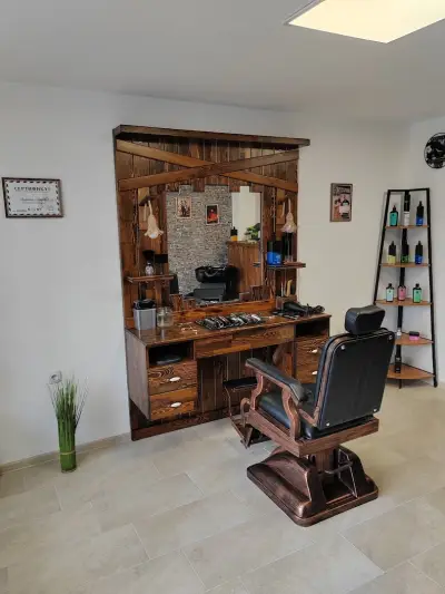 Бръснарница и академия 681 Barber shop & academy 681