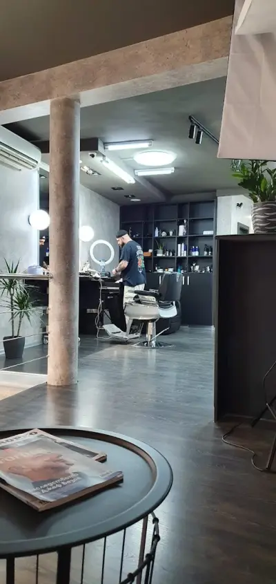 Head Hunters Barbershop Ruski Pametnik