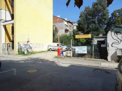 Денонощен паркинг