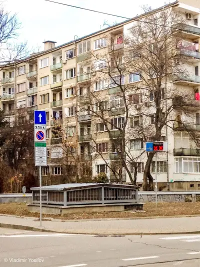Платен паркинг "Джеймс Баучер"