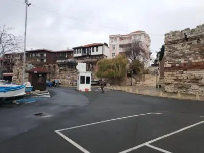 Паркинг "Морска гара"