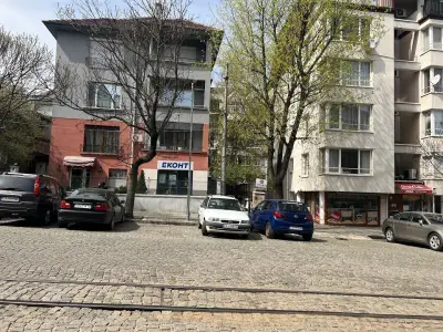 Еконт офис София Римска стена