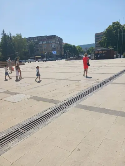 Еконт офис Брезник
