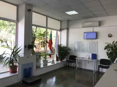 Еконт офис Първомай Дебър