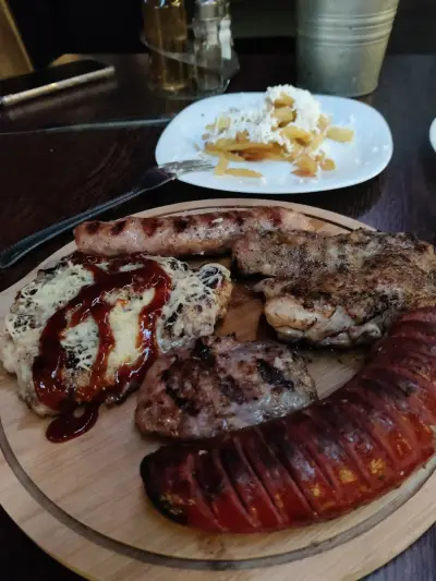 THE TRIVIA BAR & BBQ