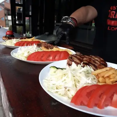 THE TRIVIA BAR & BBQ