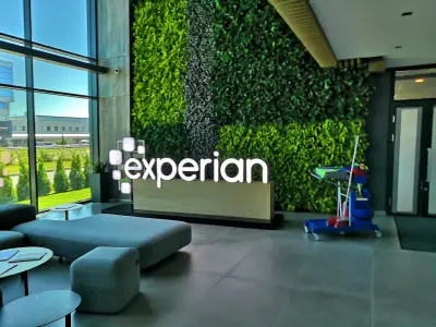 Experian България