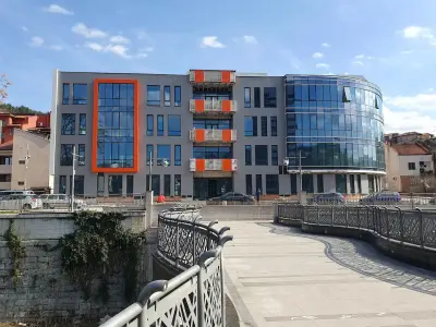Curly Bridge House