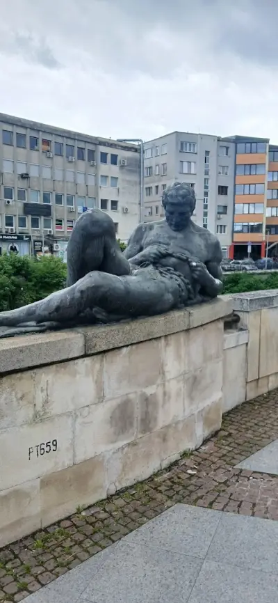 Дизайнер България ЕООД