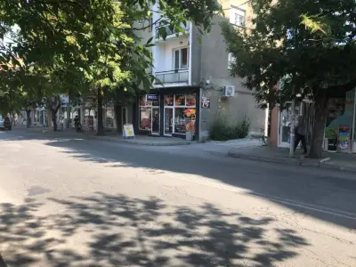 Мони Мес