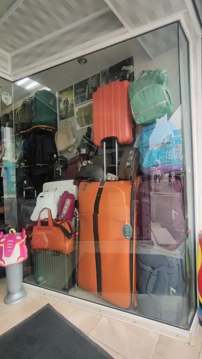 Магазин за куфари и чанти „Big Bags“