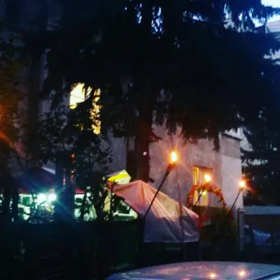 Ранди Мамола Хостел