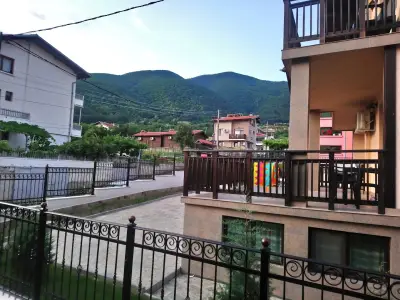 Complex Koko Hills