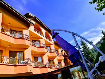 Family Hotel Emaly Green