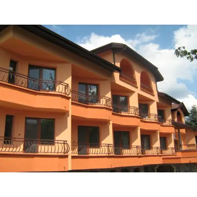 Family Hotel Emaly Green
