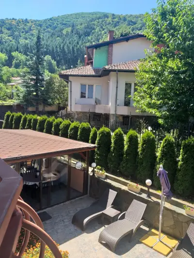 Family Hotel Emaly Green