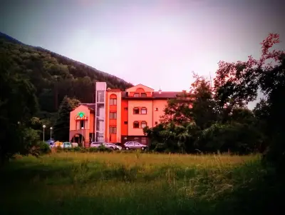 Family Hotel Emaly Green