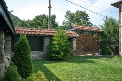 Хаджи Петровата Къща