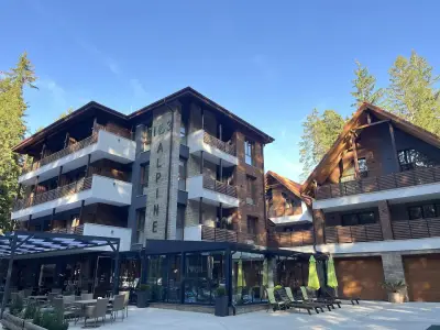 103 Alpine Hotel