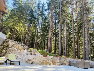 103 Alpine Hotel