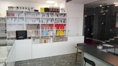 "Ес-О-Ес Гуми Център" EООД