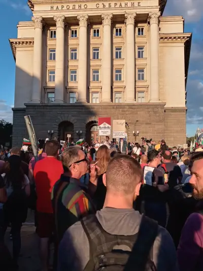 Фонтана на площад Aтанас Буров