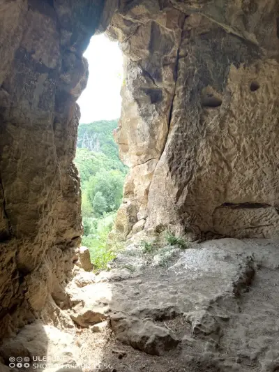 Голям Нисовски скален манастир